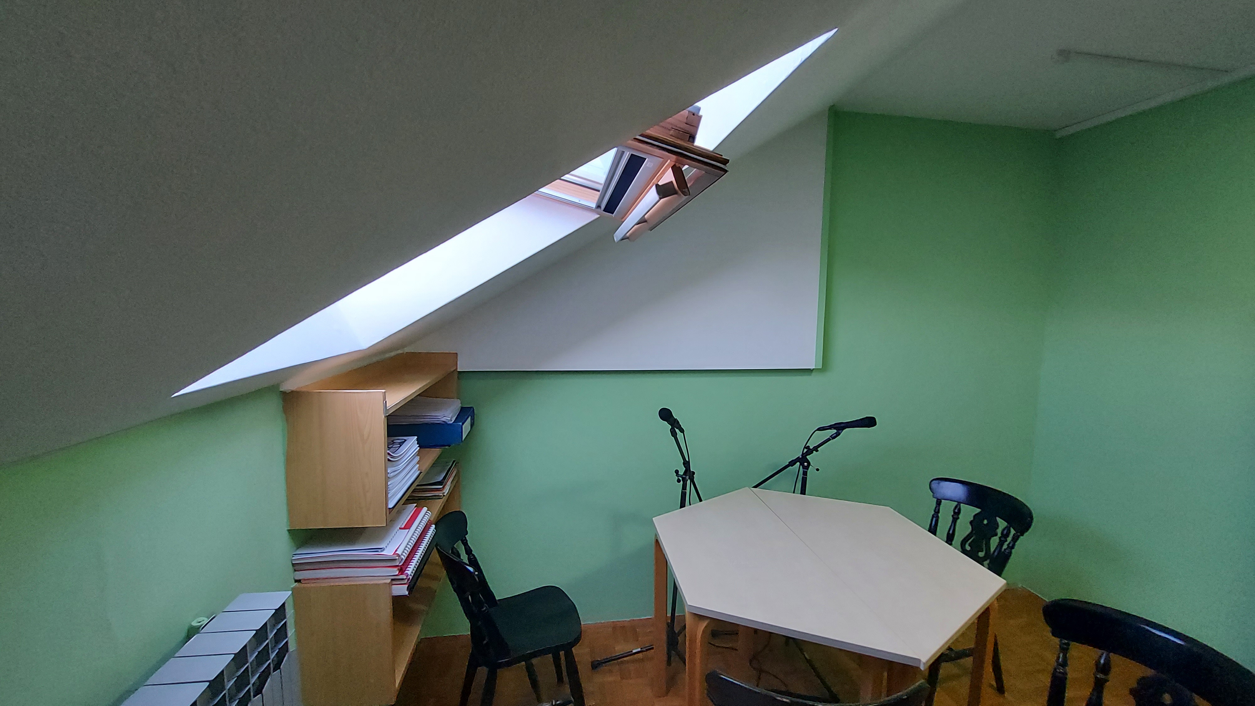 Improvizirani studio u potkrovlju