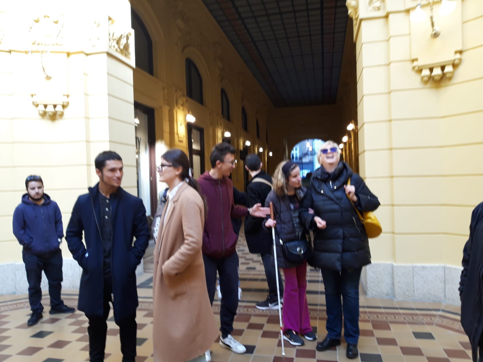 Nastavnici i učenici u Oktogonu