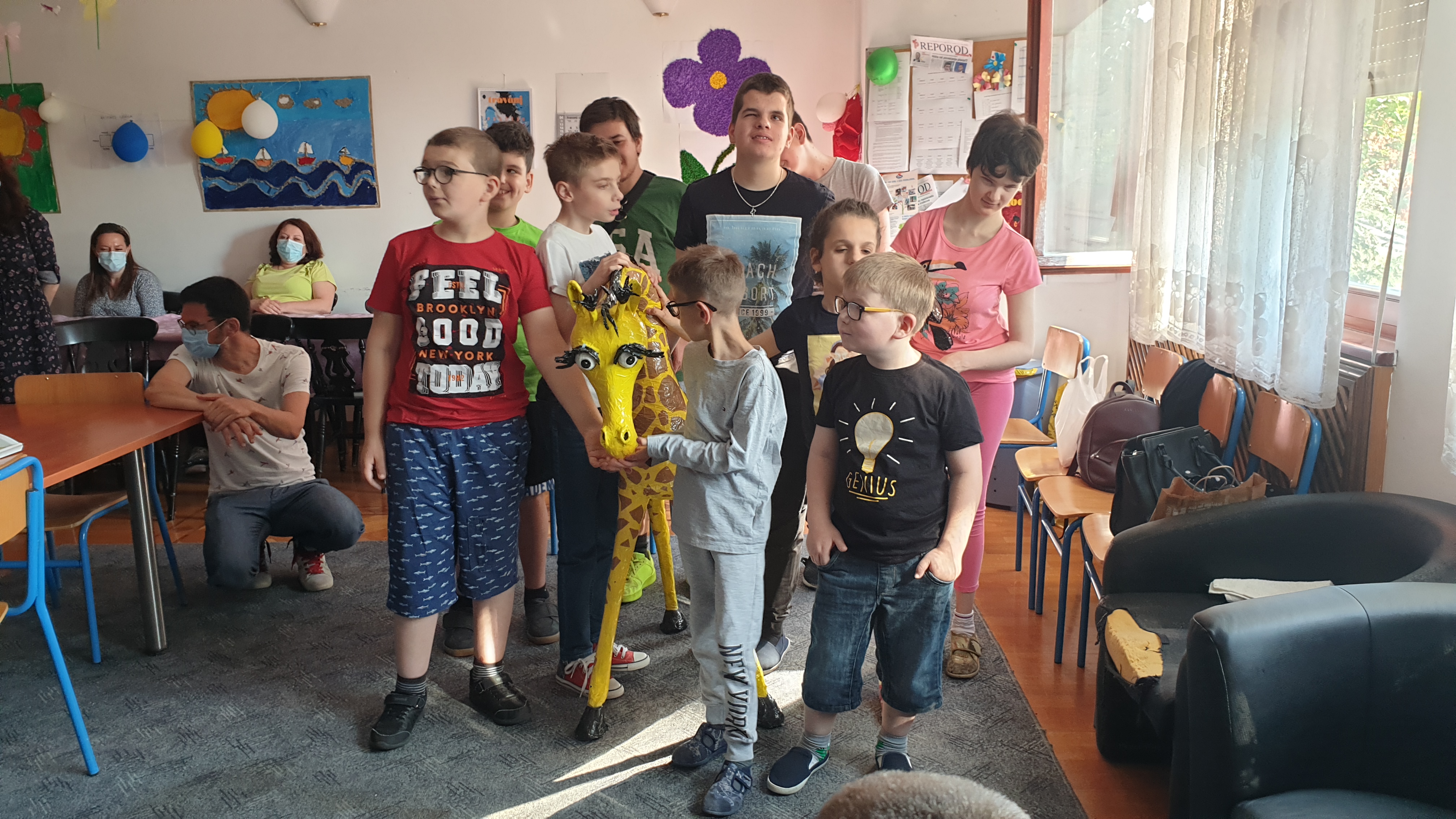 Žirafa Suli, 6 slika